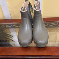 Size 10 M Waterproof  Shoes