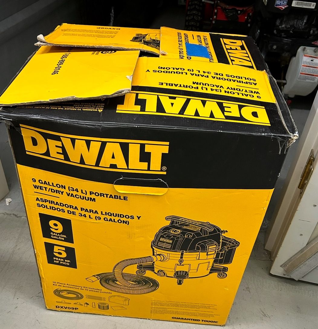 dewalt 9 gallon wet dry vacuum