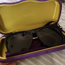 Women’s Gucci glasses