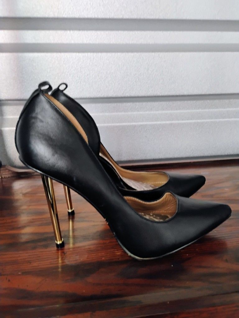 "FASHION NOVA" STILETTO HEELS 