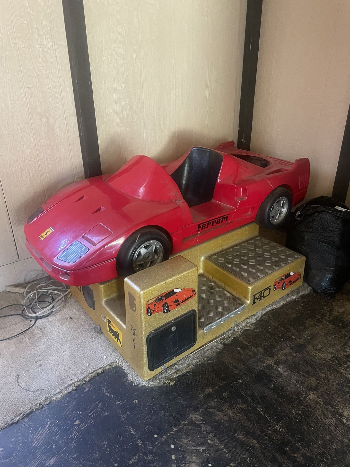 Ferrari F40 Ride Collectors Item