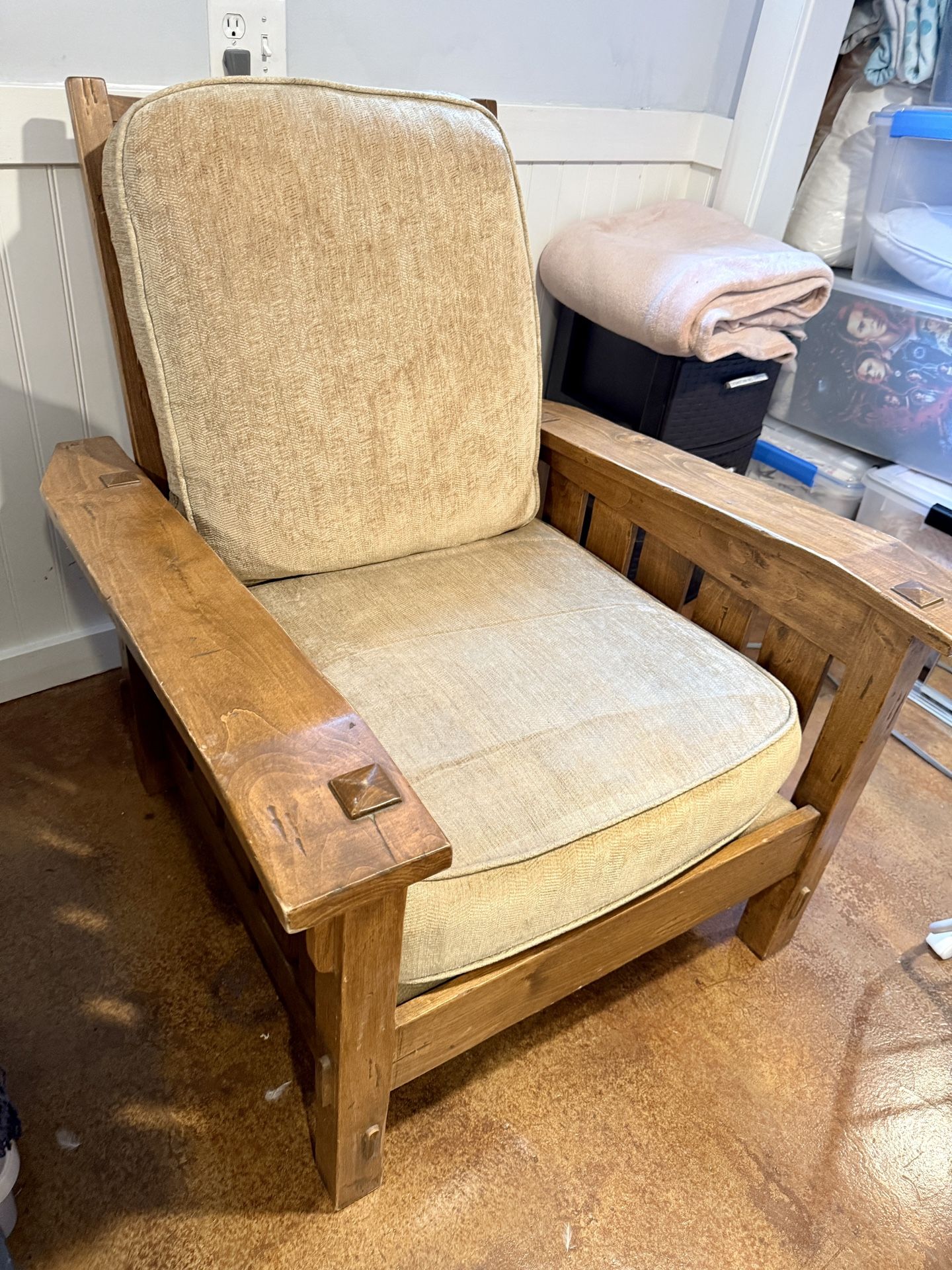 Mission Morris Style Lounge Chair