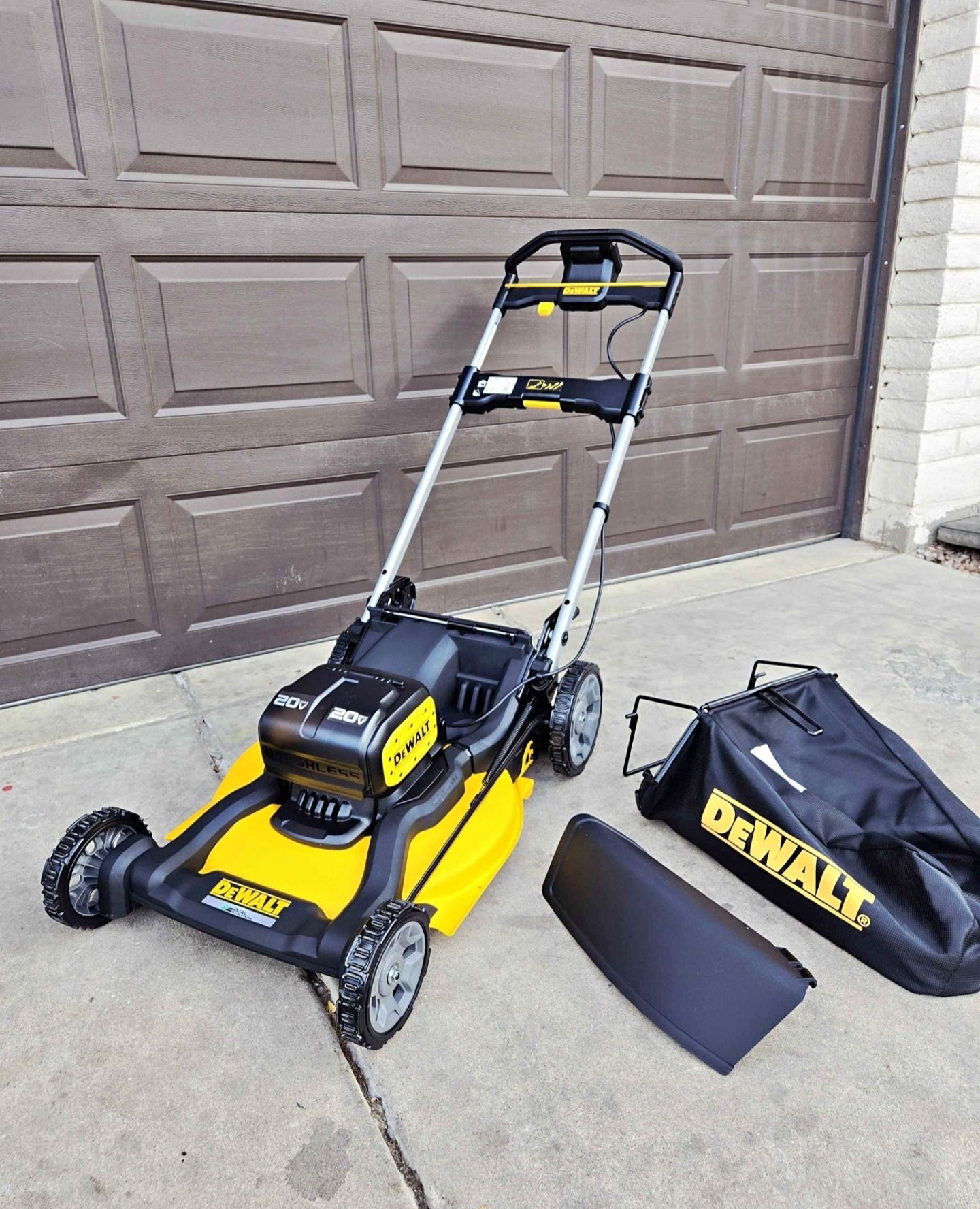 DeWALT 20V XR Lawn Mower (Tool-Only)