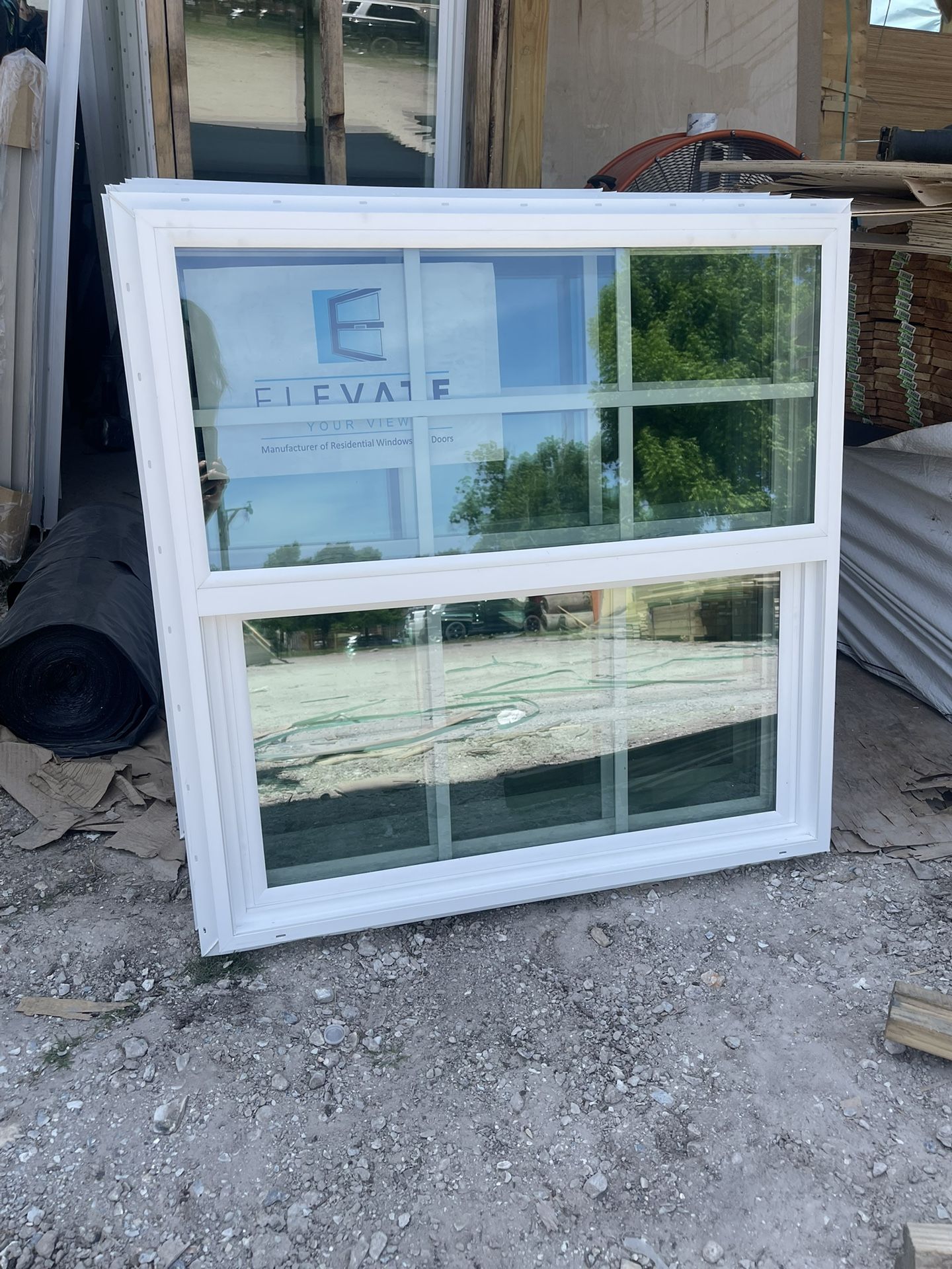 Ventanas Con Cuadros 36’x36 ‘ $150 Cada Una