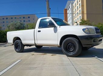 2004 Toyota Moving Truck