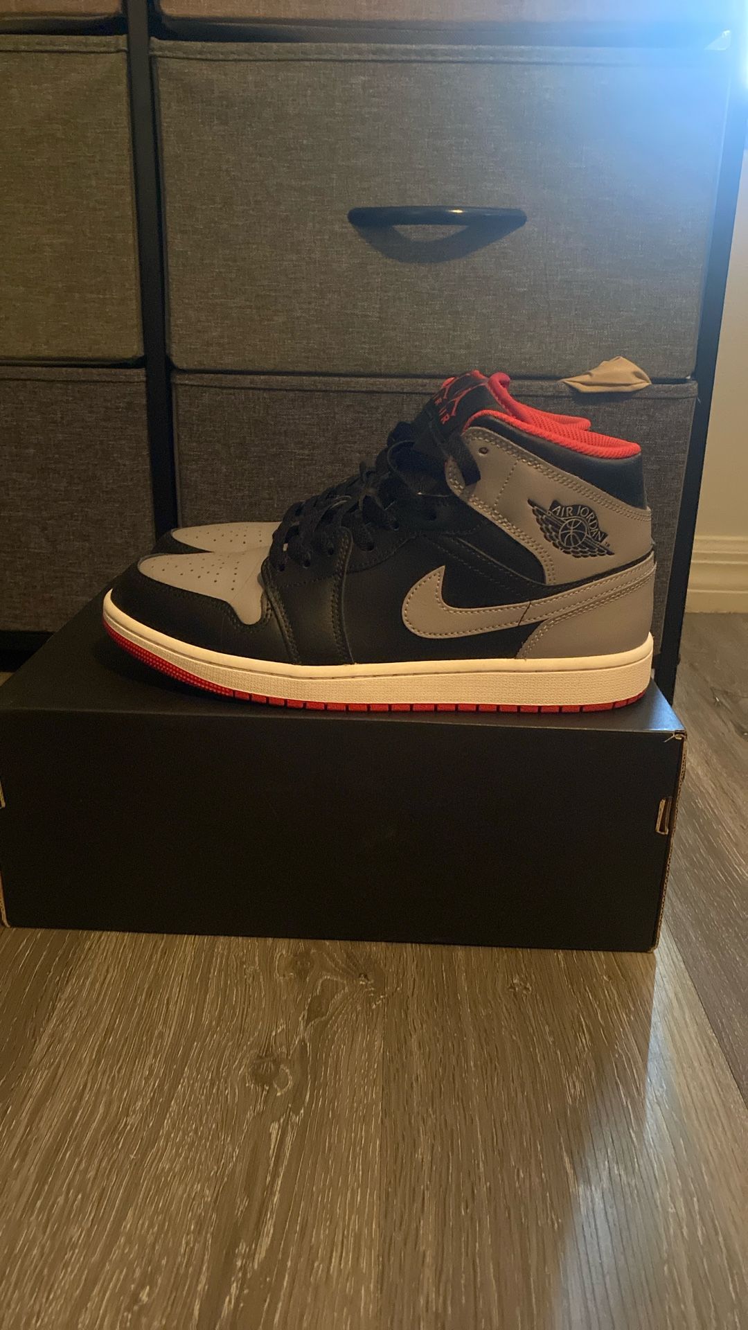 Jordan one mid Bred Shadow