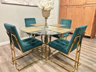 Sala y comedor de 4 puestos y sillas altas 4