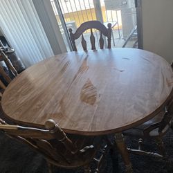 Dining Table & 4 Chairs