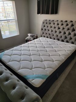 Dreamcloud Premier Hybrid Queen Mattress