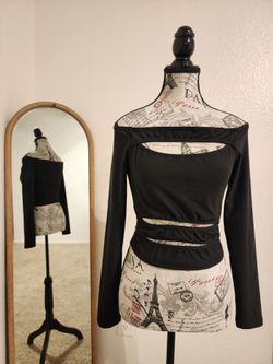 Black Cut-Out Long Sleeve Crop Top