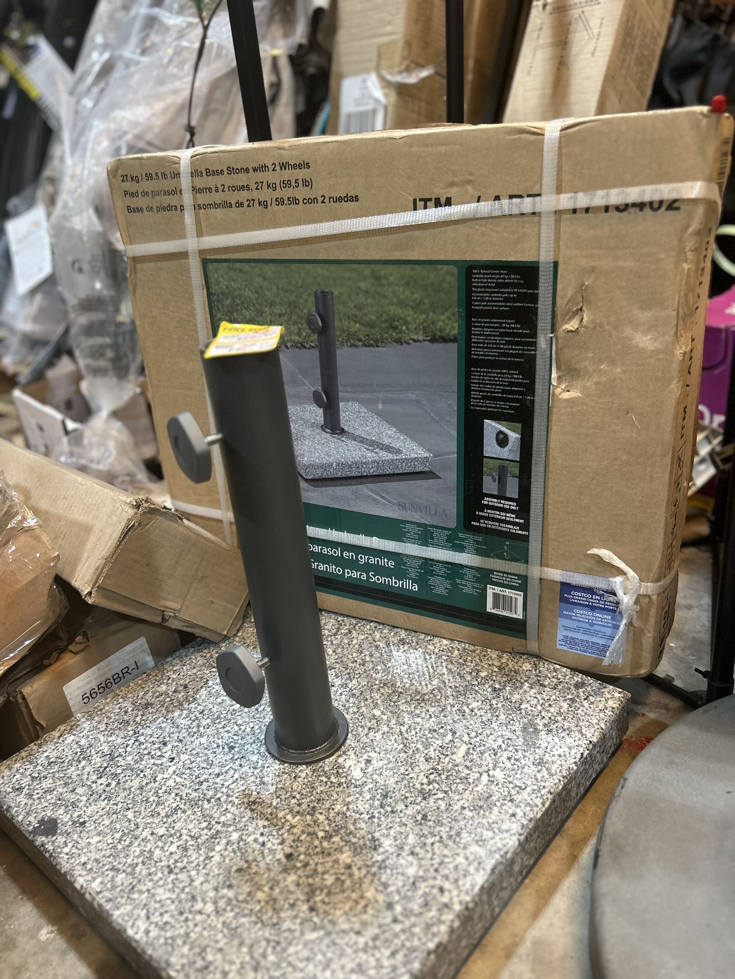 SunVilla Pembrooke 59.5 lb. Granite Umbrella Base NEW