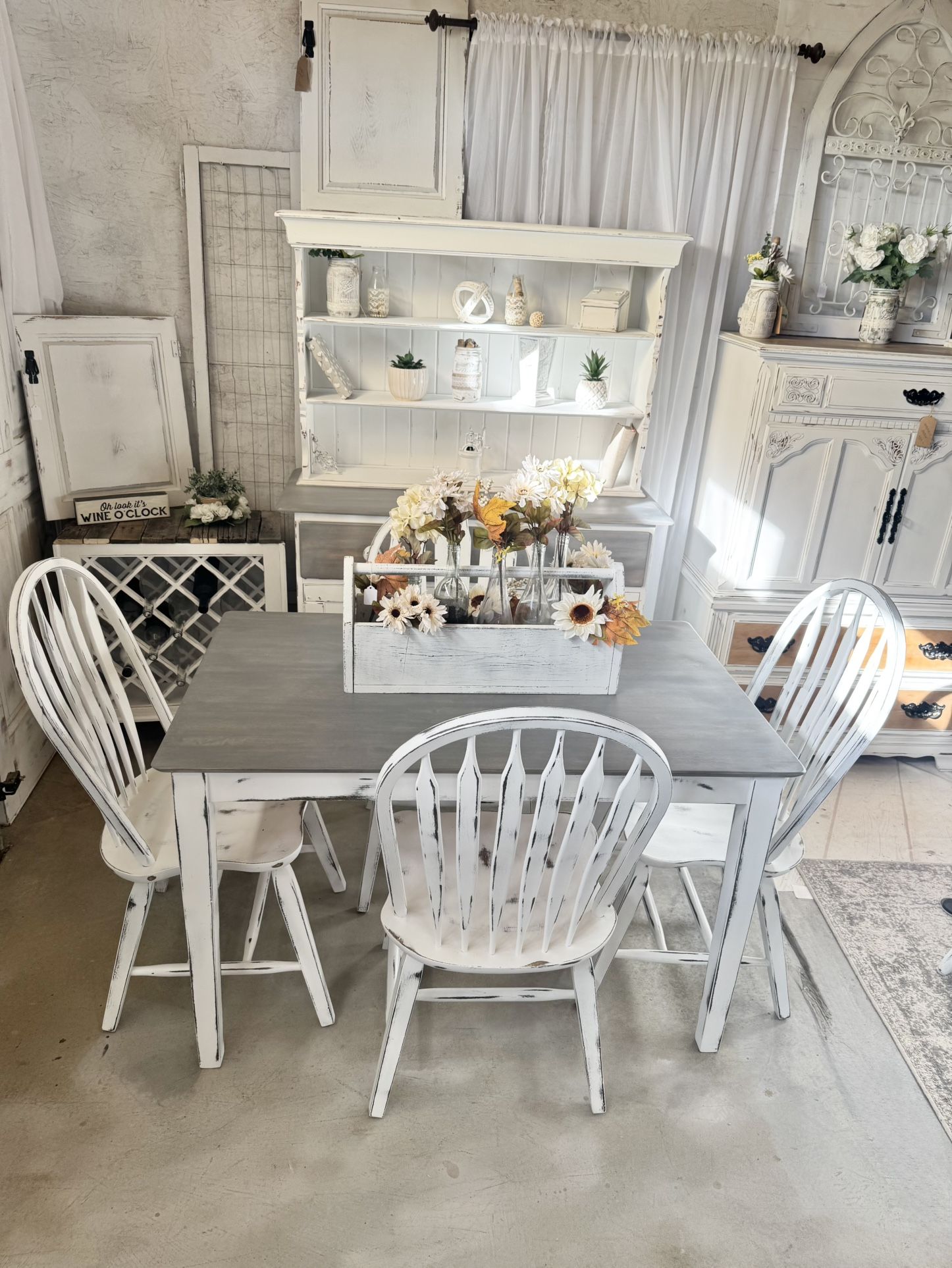 Kitchen Table And 4 Chairs