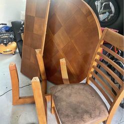 Dining Table $40 🍀🎁🚚 Table, House Furniture, Kitchen And Dining, Kitchen Table, Wood Table,  Craft Table, Play Table Poker Table, Garage Table. 