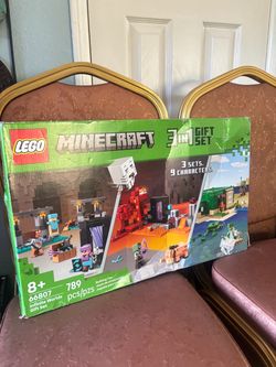 LEGO Minecraft Infinite Worlds Gift Set 66807