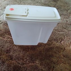 Tupperware  Cereal Container