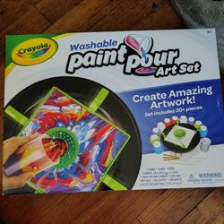 Paint And Pour Art Set