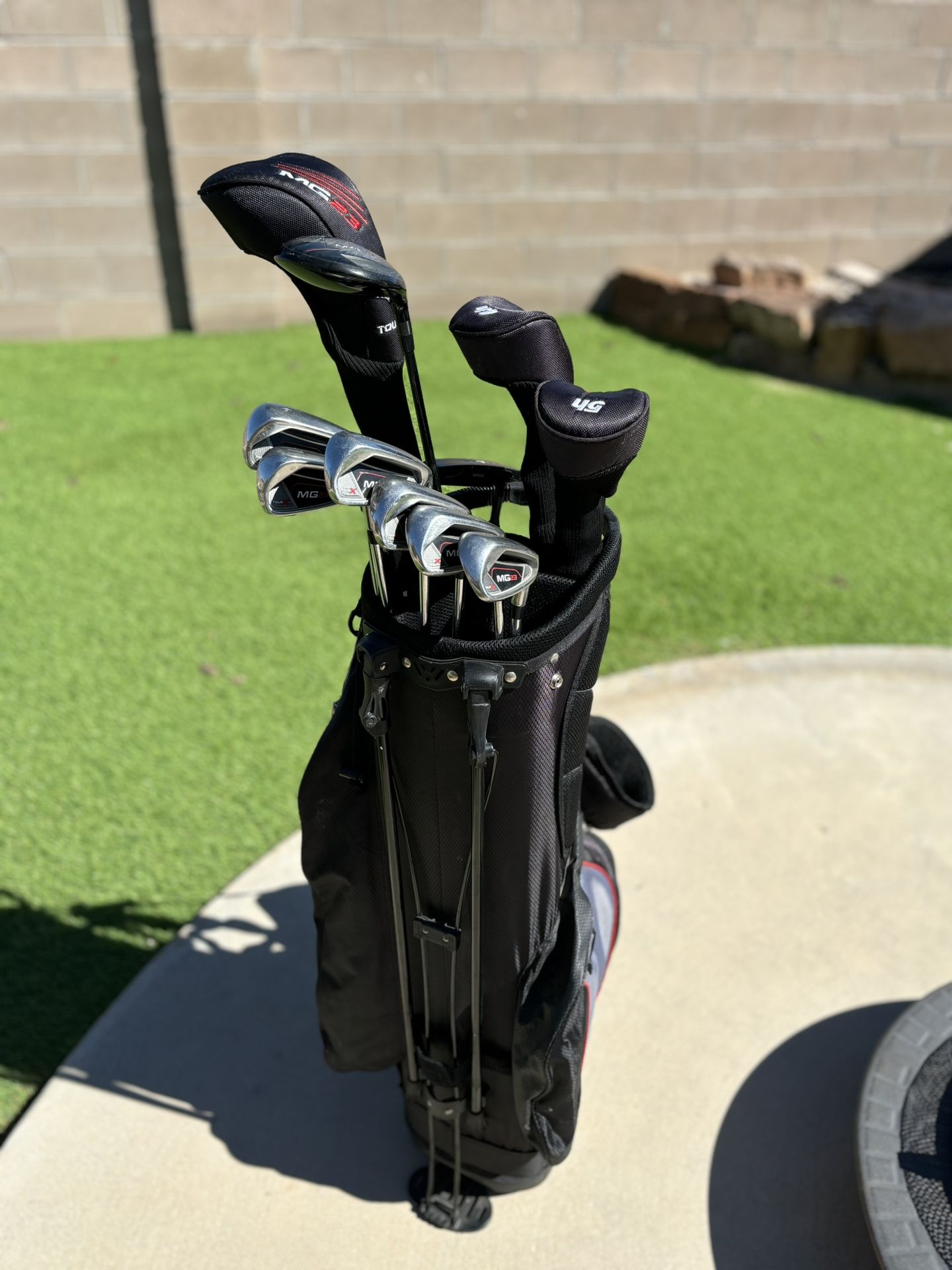 Used Complete Set - Tour X MG-23 15PC Package Set. Great for beginner golfers. 