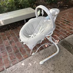 Graco Soothe N Sway with Portable Bouncer 