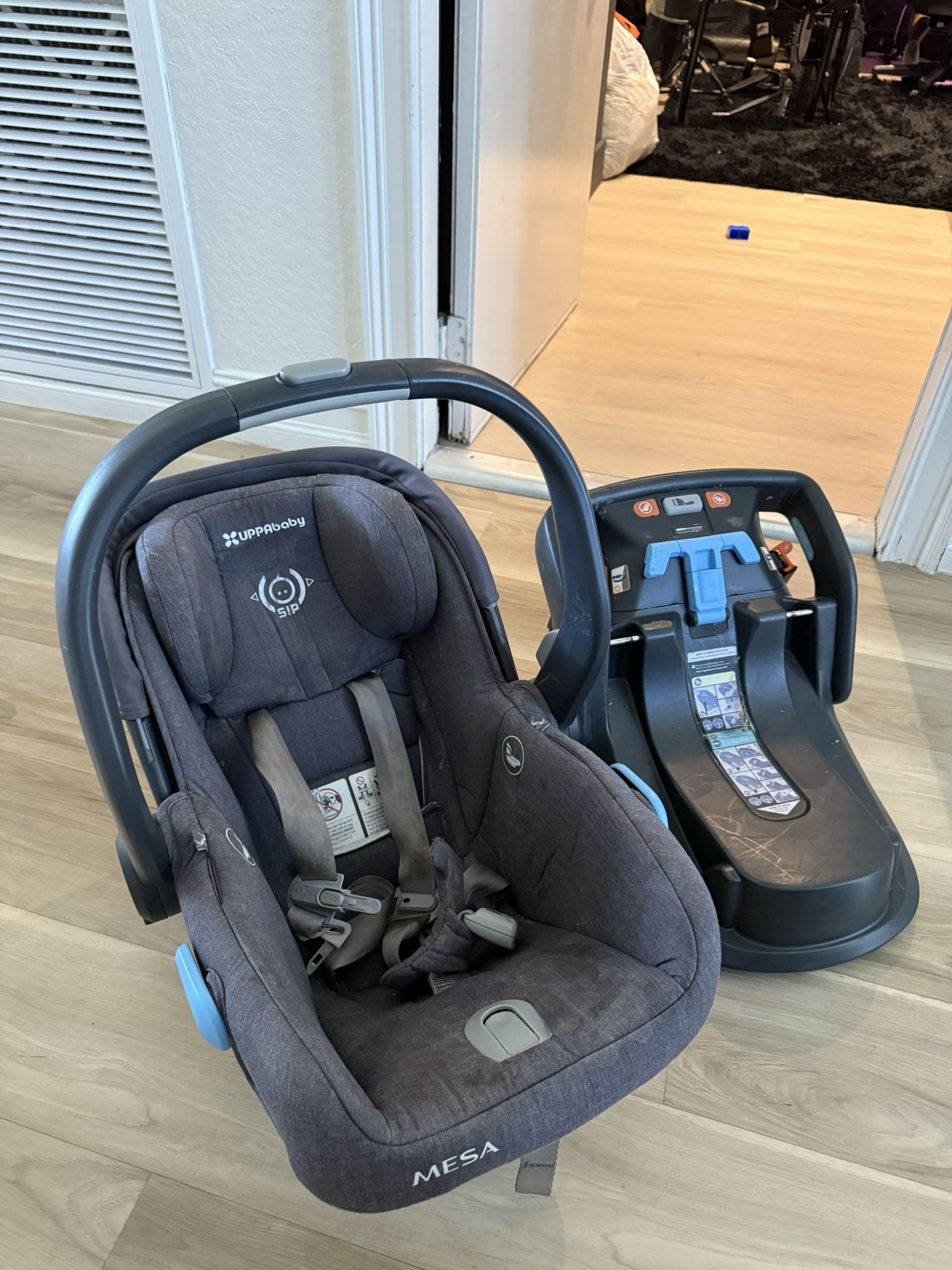 UppaBaby Car Seat & Base
