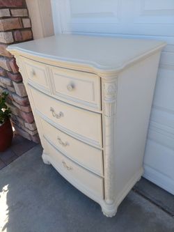 Broyhill dresser