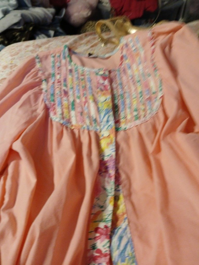 Lds New Robe w Pockets Pink Size L