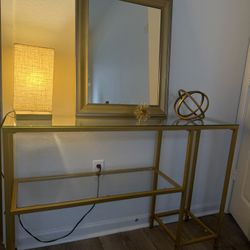 Entryway table Includes Mirror, Lamp And Decor 