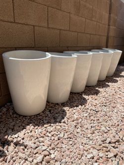 Terracotta white glazed garden vase/pot