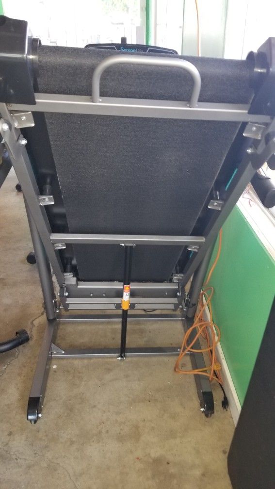 Treadmill Like New Buenas condiciones $150