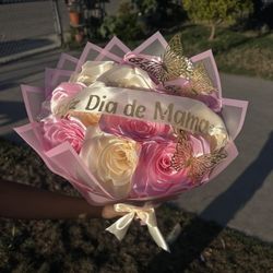 12count Ribbon Rose Bouquet