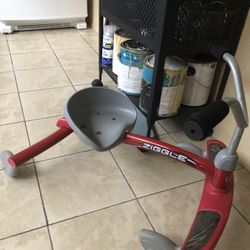 Radio Flyer Stingray Fun Drifting Ride-On Scooter