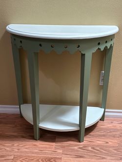 Like New Half Moon 2-Tier Side Entry Table Decor