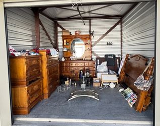 Auction Unit 360 3/1 = Clothing And Shoes, Jewelry, Furniture, Headboard Footboard, Mirrors, PS3 Games