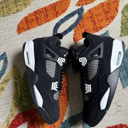 JORDAN 4 WHITE THUNDER DS