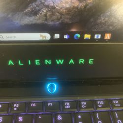 Alienware 👽 15 R4 Gaming Laptop