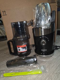 Opened, unused juicer - brand new Aeitto 3-in-1 Slow Cold Press Juicer, with pusher