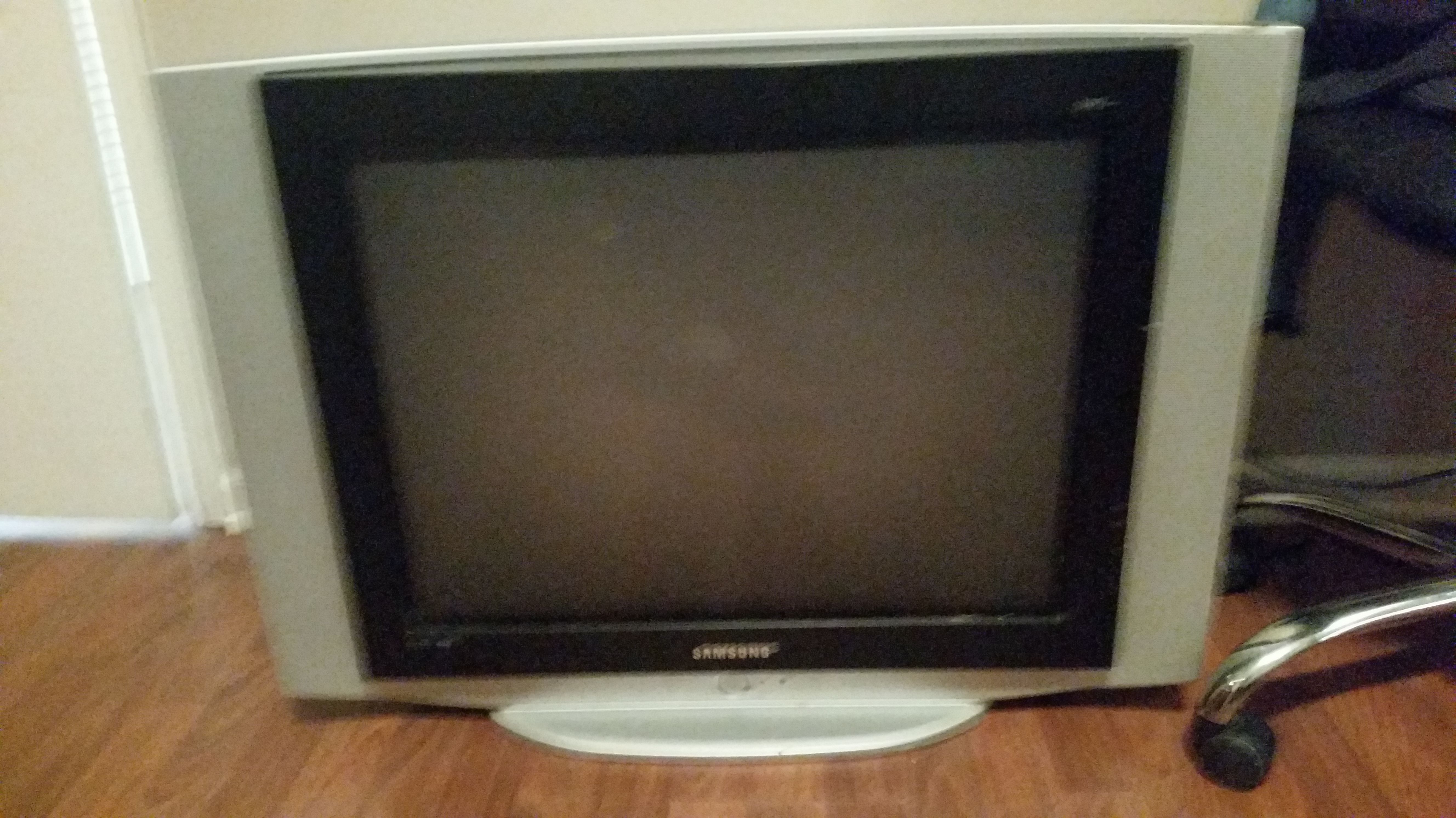 Samsung TX-R2779H 27" SlimFit HDTV w/ Built-In HD Tuner