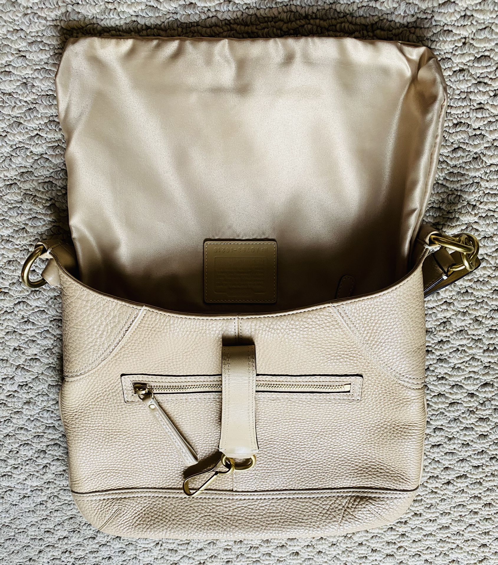 Coach Hamptons Tan Pebble Leather Hobo Shoulder Bag #A0(contact info removed)0