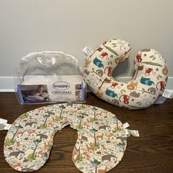 Boppy Nursing Pillow + 2 Covers