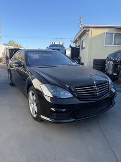 Parting Out! 2007 Mercedes S550 For Parts!