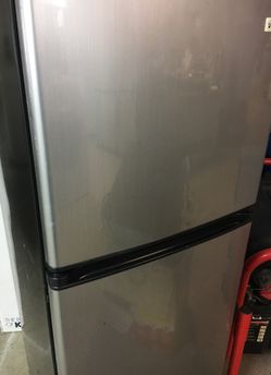 Magic chef small dorm size refrigerator