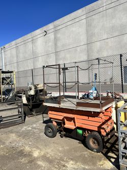 Scissor lift