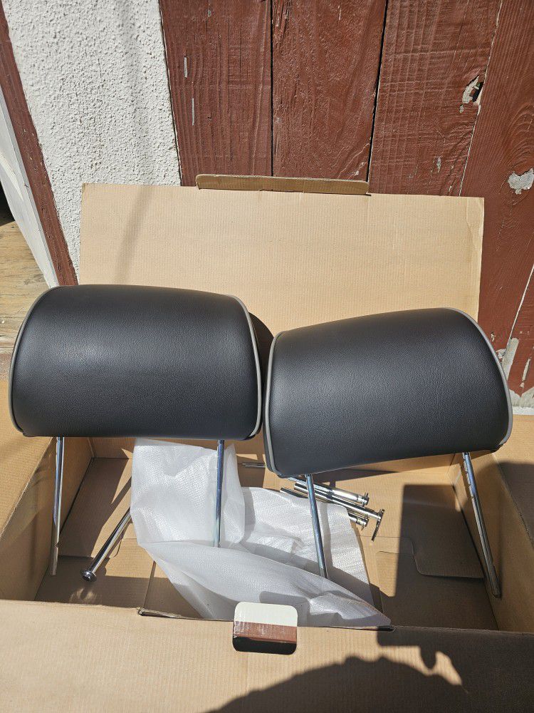  Headrest Set. Hummer H3