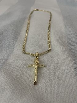 18k Gold Plated Chain And Pendant 
