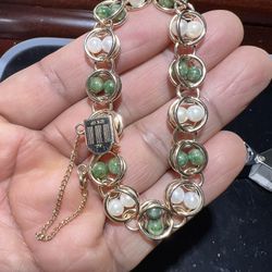 BEAUTIFUL VINTAGE 12K GOLD FILL WITH REAL GREEN JADE AND  PEARL BRACELET 