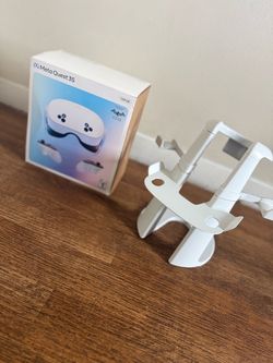 Meta Quest 3S VR Headset 128GB W/ Stand for Headset and Controllers