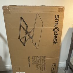 Smugdesk stand-up desk converter