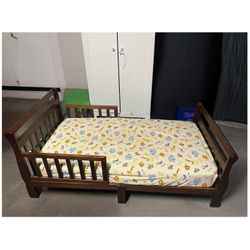 Toddler bed