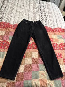 Levi’s 550  relaxed fit tampered leg . 12 reg s. $15