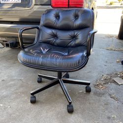 Vintage Knoll Charles Pollock Executive Chair