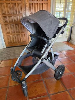 Uppababy Vista Stroller - great condition